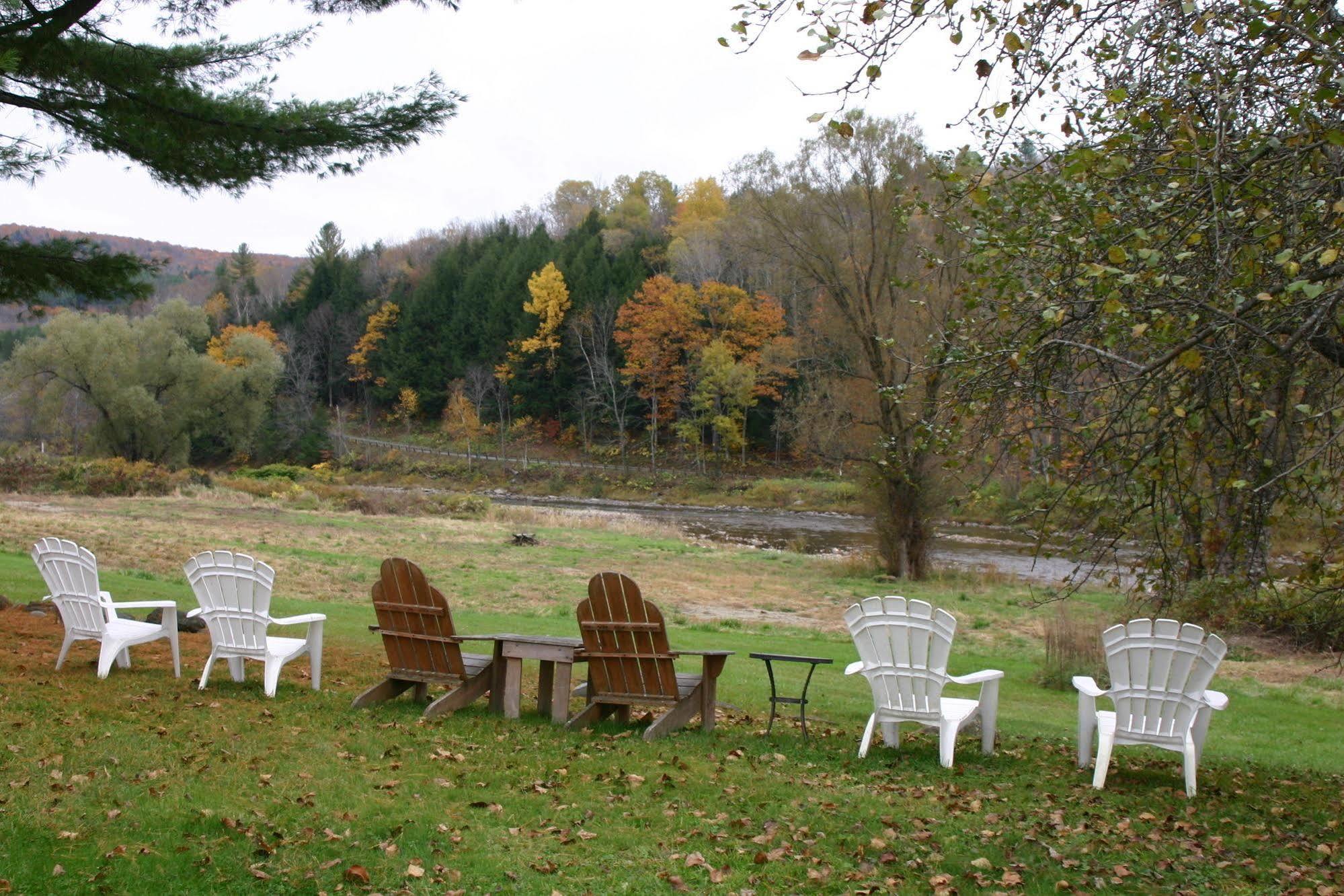 The Lincoln Inn & Restaurant At The Covered Bridge Woodstock Exterior photo